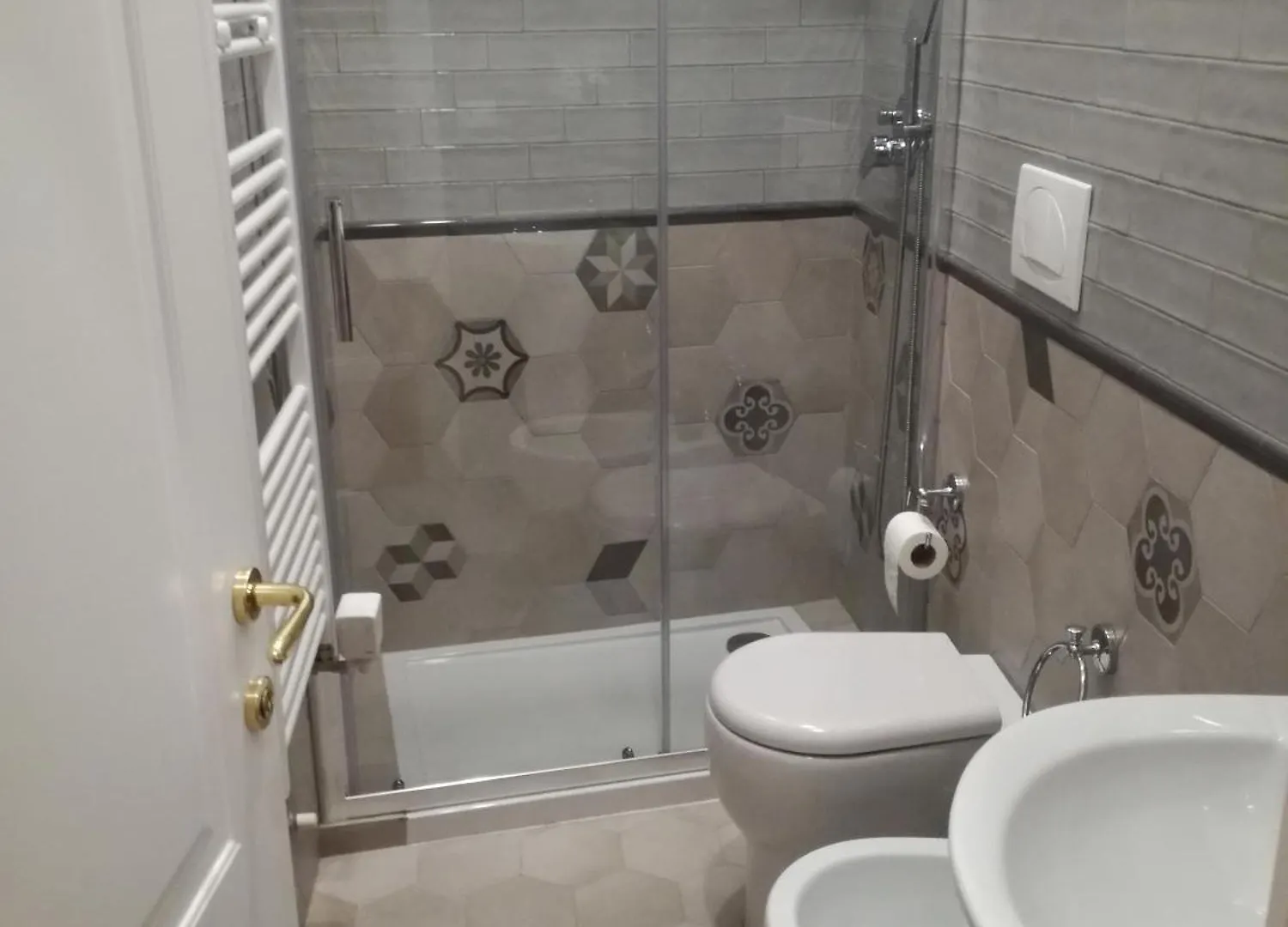 Piazza Cavour 2 Luxury Rooms- Bedinbolognacentro Suites Bolonya
